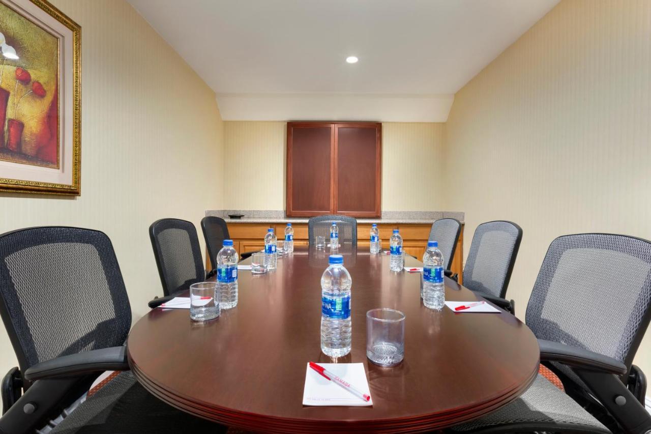 Ramada By Wyndham Oakland Downtown City Center מראה חיצוני תמונה