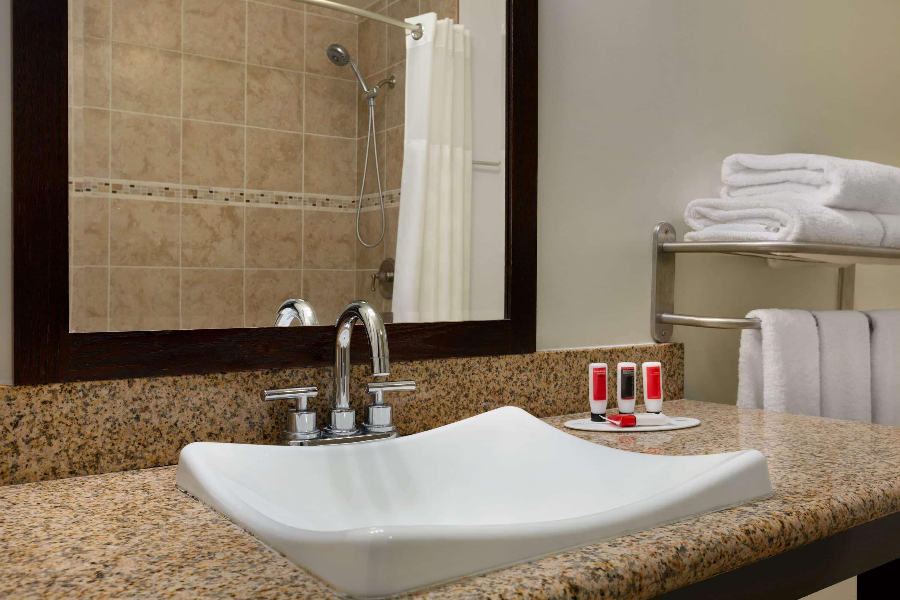 Ramada By Wyndham Oakland Downtown City Center מראה חיצוני תמונה