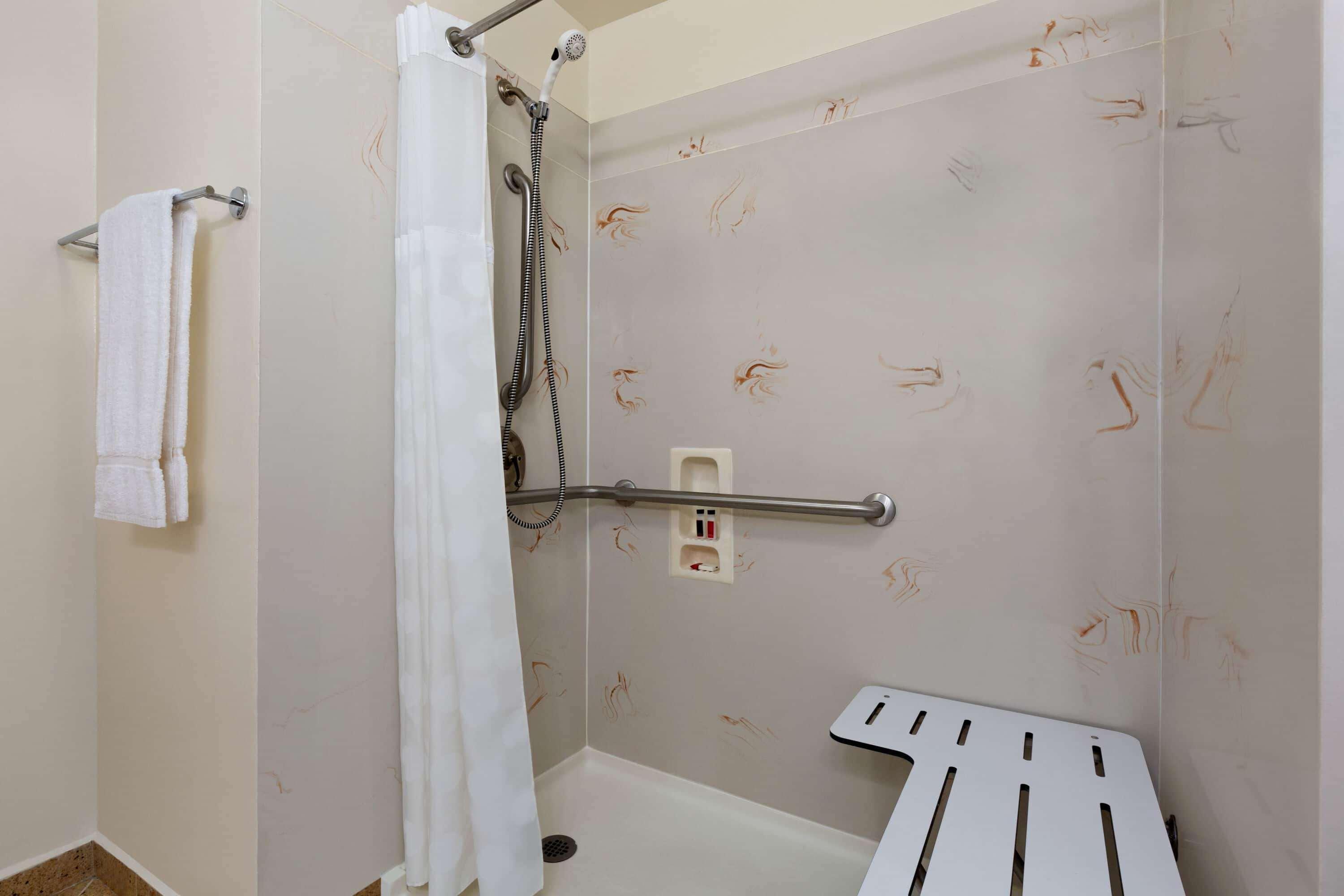 Ramada By Wyndham Oakland Downtown City Center מראה חיצוני תמונה