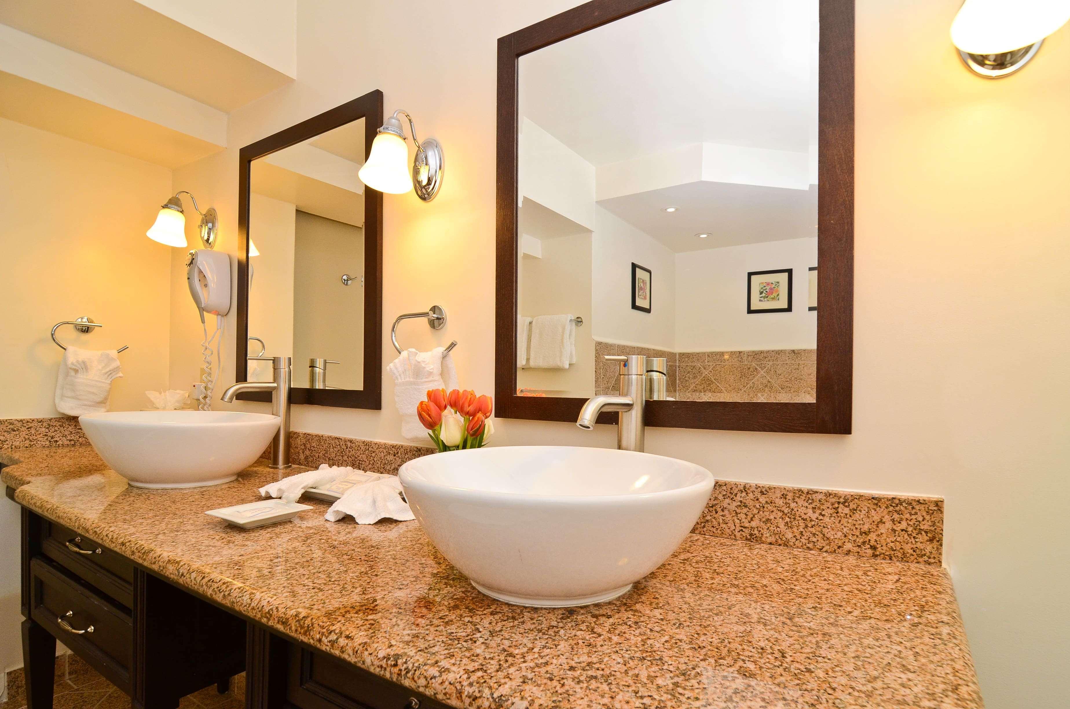 Ramada By Wyndham Oakland Downtown City Center מראה חיצוני תמונה